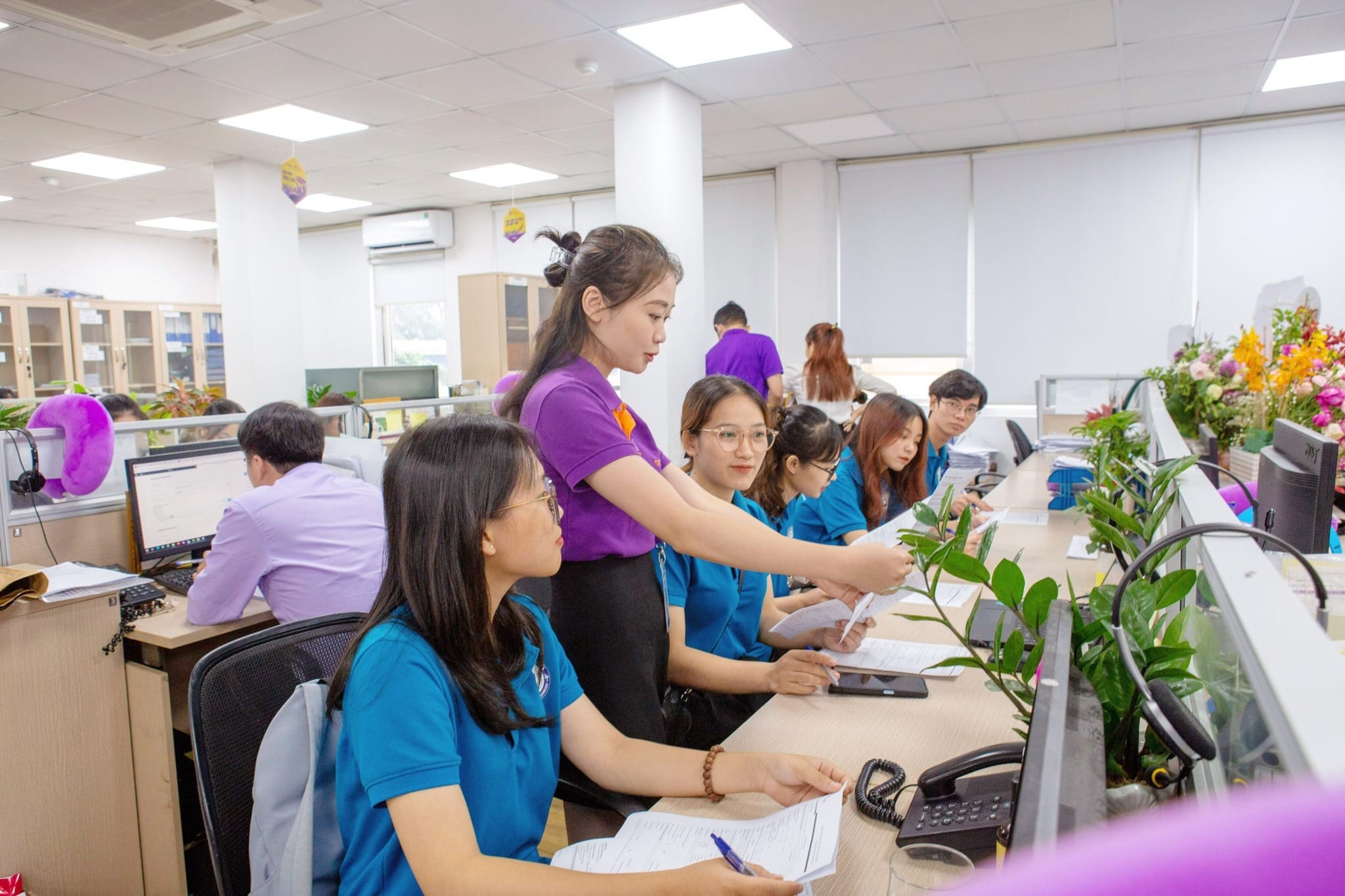 Hình ảnh sinh viên ngành Kế Toán của trường đi thực tập tại TP Bank